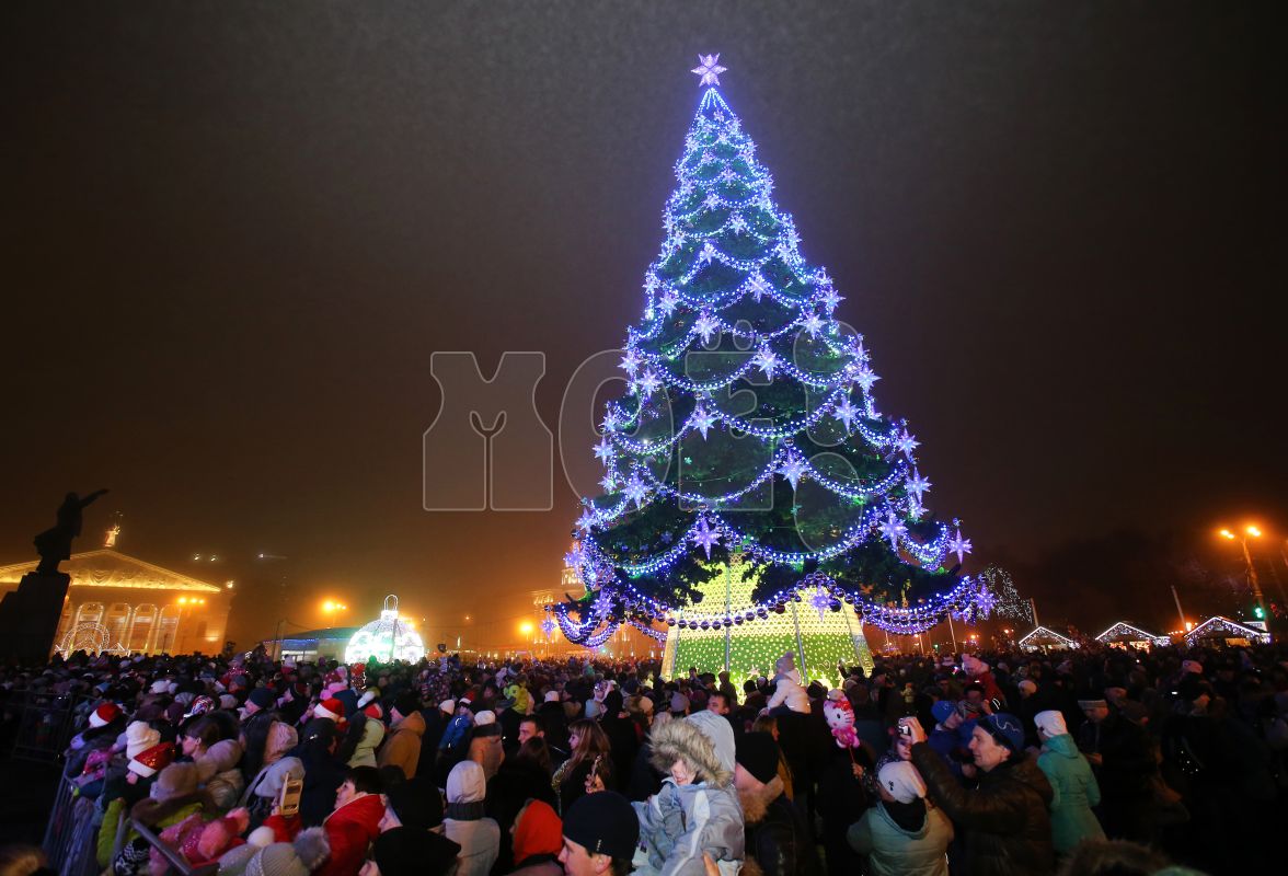 Когда откроется украшенная площадь Ленина: воронежцам назвали предварительную дату