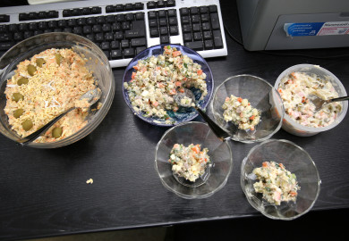 Воронежские санврачи рассказали, сколько можно хранить салаты после праздников