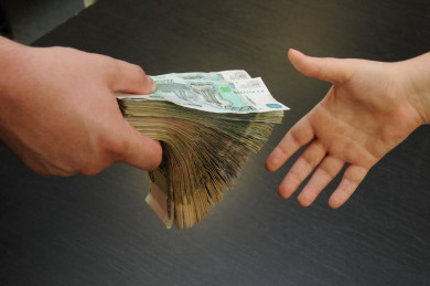 950 миллионов взыскали приставы с неплательщиков алиментов в Воронежской области