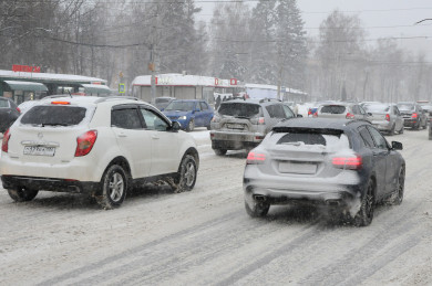 8-балльные пробки сковали превратившиеся в каток дороги Воронежа