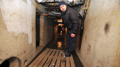 «Лампочку вкрутишь — она взрывается!»: в воронежской многоэтажке горит техника из-за ошибок при строительстве