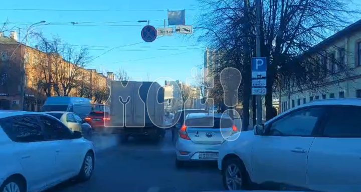 Может ли Воронеж пожертвовать несколькими парковочными местами, чтобы пробка на Коммунаров рассосалась?