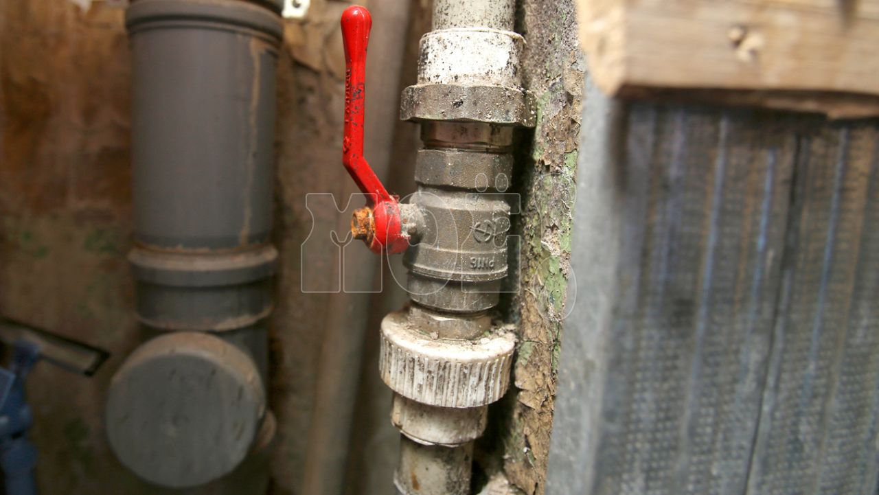 Воронежский предприниматель пожаловался на жильца квартиры, заливающего его магазин&nbsp;