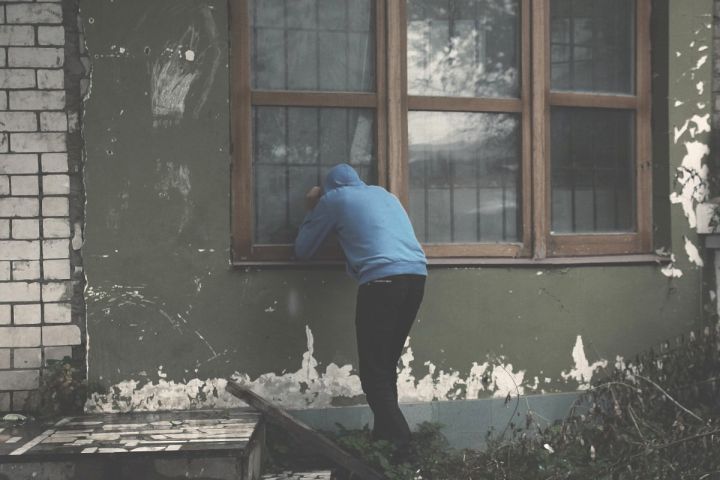 Воронежец подстроил квартирную кражу, чтобы не поссориться с братом