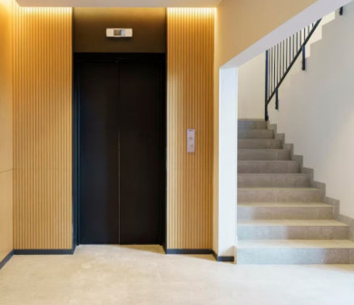 Труп женщины нашли в подъезде жилого дома в Воронеже