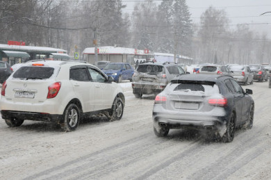 Авария перекрыла движение на воронежской улице