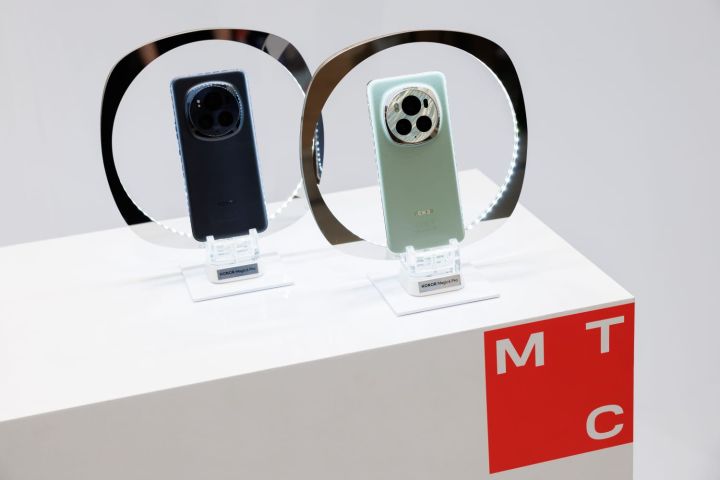 МТС открыла предзаказ на флагманский смартфон HONOR Magic6 Pro с AI-камерой и морозоустойчивой батареей