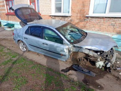 Подросток пострадал в ДТП с легковушкой и фургоном в Воронежской области