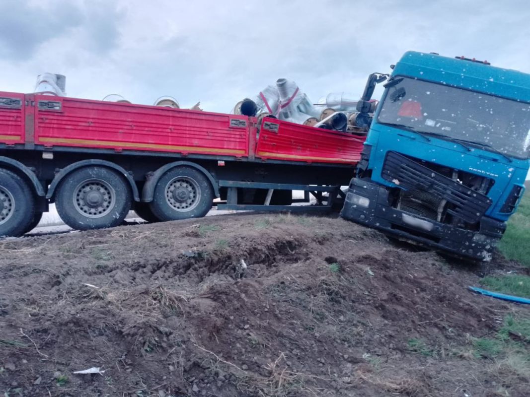 Массовое ДТП с грузовиками произошло на М-4 «Дон» в Воронежской области —  есть погибший | 14.04.2024 | Воронеж - БезФормата