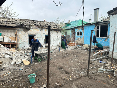 Завалы и выбитые окна: появились фото разрушений после атаки беспилотника ВСУ на Воронеж