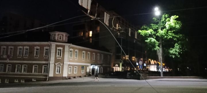 «Ситуация аварийная!» Обрыв троллейбусных проводов провоцирует ДТП в центре Воронежа