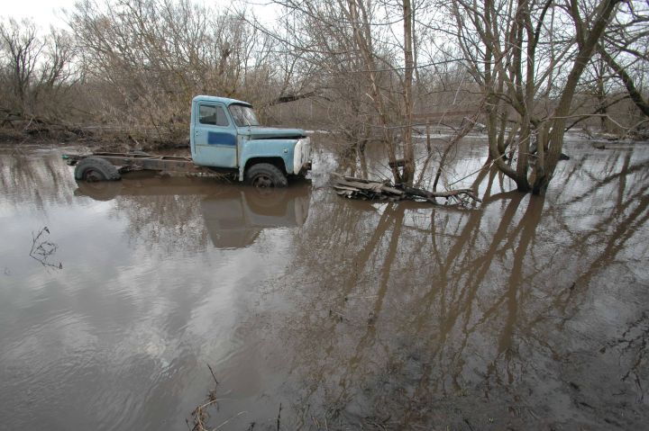 Три моста остаются затопленными в Воронежской области