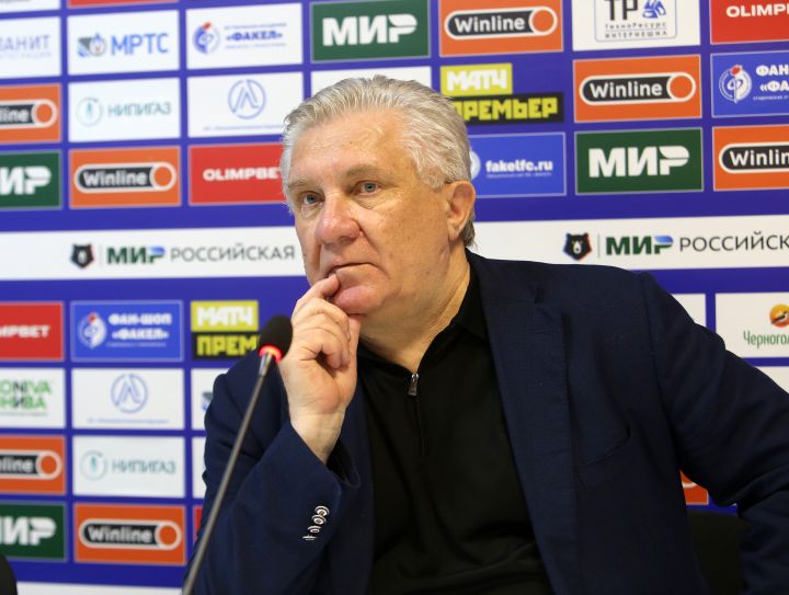Футбольные эксперты высказались об увольнении Сергея Ташуева с поста главного тренера «Факела»