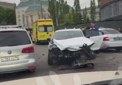 Воронежцы сообщают об аварии в Центральном районе
