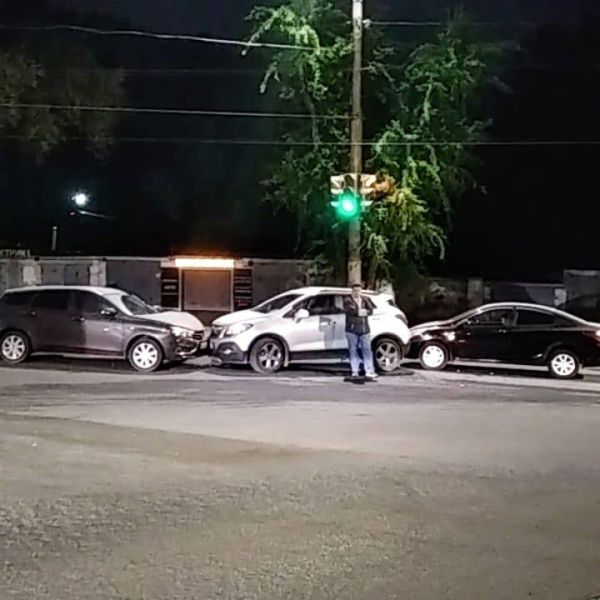 Воронежцы сообщили об аварии с несколькими автомобилями