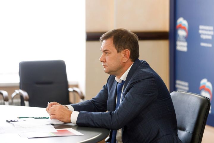 Председатель Воронежской Облдумы Владимир Нетёсов рассмотрел обращения избирателей