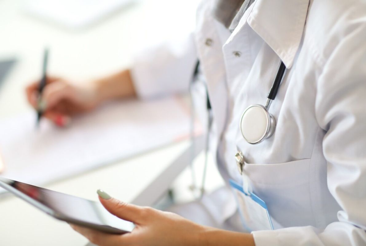 «Скачайте приложение Минздрава»: телефонные мошенники добрались до&nbsp;медицинских полисов