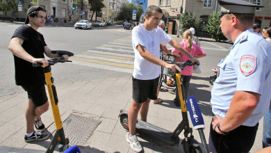 Названы 13 мест, где в Воронеже запрещено ездить на электросамокатах
