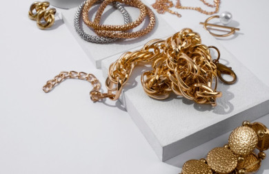 Мужчина ответил в суде за кражу золота на 513 тысяч рублей в Воронежской области