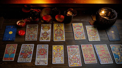 Тельцам придётся сделать выбор, а Раков ждут интересные знакомства. Расклад Таро для всех знаков зодиака на неделю