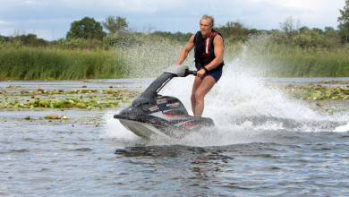 «Носятся на гидроциклах прямо по головам отдыхающих!»