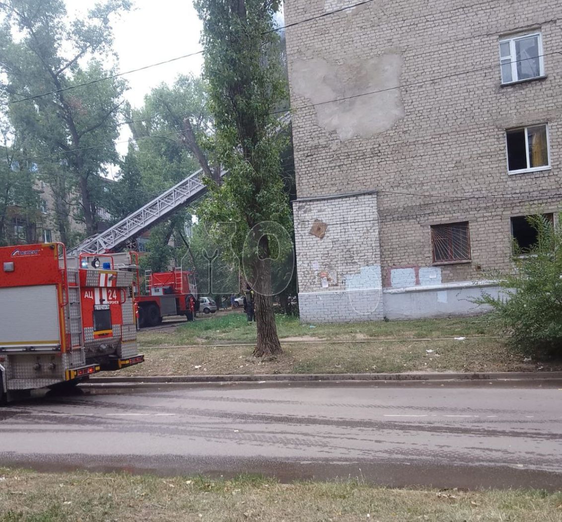 Пожар вспыхнул в воронежском общежитии (ВИДЕО)