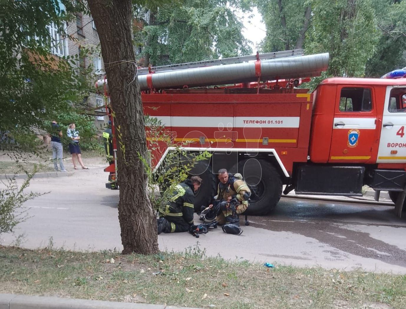 Пожар вспыхнул в воронежском общежитии (ВИДЕО)