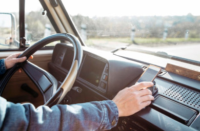 Дальнобойщик перевёл более миллиона рублей мошенникам в Воронежской области