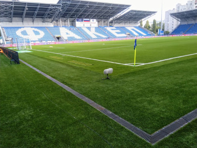 Кокосовая крошка и разделённые потоки: воронежцам показали новый стадион «Факела»