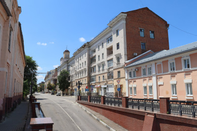 Застрявшая в лифте пара и падение девушки из окна. Главные новости Воронежа и области за 1 августа