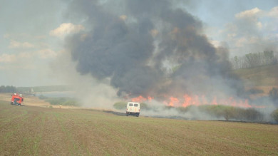 Главное за ночь. МЧС сообщило о возгорании на военном аэродроме