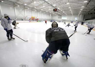 Капитан ХК «Буран»: «В Воронеже фан-сектор такими словами команду соперника кроет...»