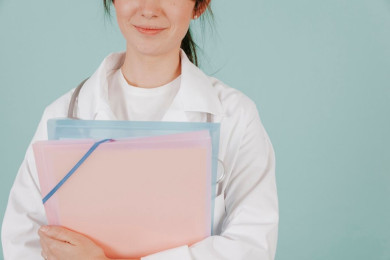 Минздрав отсудил у медика из Воронежской области более 650 тысяч после увольнения