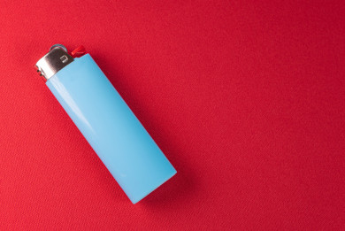 Юные воронежцы больше не смогут купить зажигалки