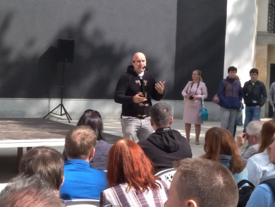 Террорист пытался убить Прилепина на фестивале в Воронеже