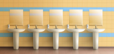 Шокирующее зрелище предстало перед замдиректора воронежской школы, открывшим дверь туалета