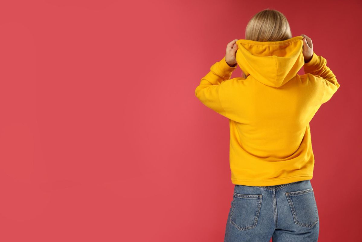 В Воронеже 14-летняя девочка ушла в школу и пропала