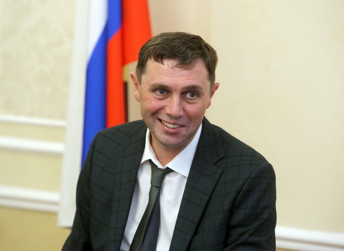 Создать площадки для выгула собак поручил мэр Сергей Петрин&nbsp;