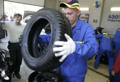 О смене резины напомнили воронежским автомобилистам