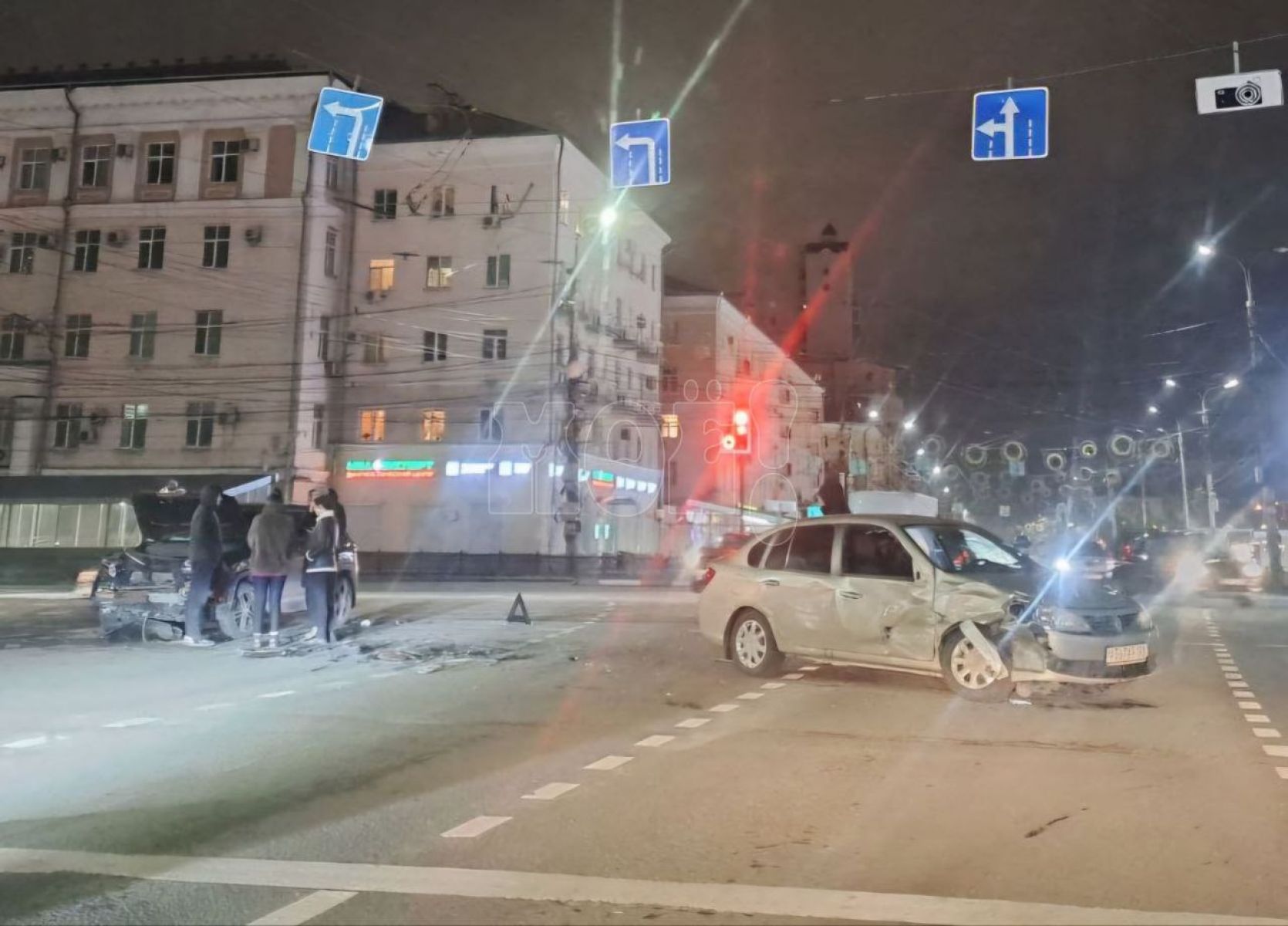 В Воронеже «китаец» и&nbsp;«Рено» не&nbsp;поделили дорогу у&nbsp;цирка