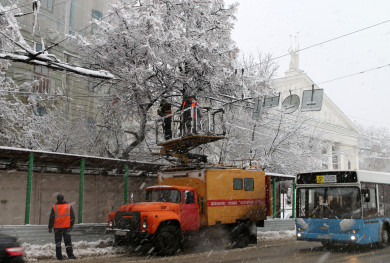 Дополнительный поезд и полыхающий автомобиль. Главные новости Воронежа и области за 5 декабря