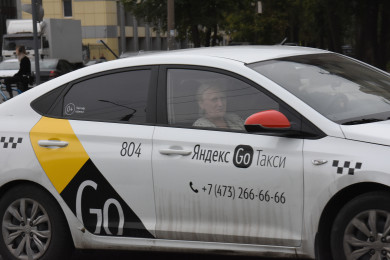 «Безобразие!» Воронежцев взбесили цены на такси, улетевшие в космос из-за снегопада