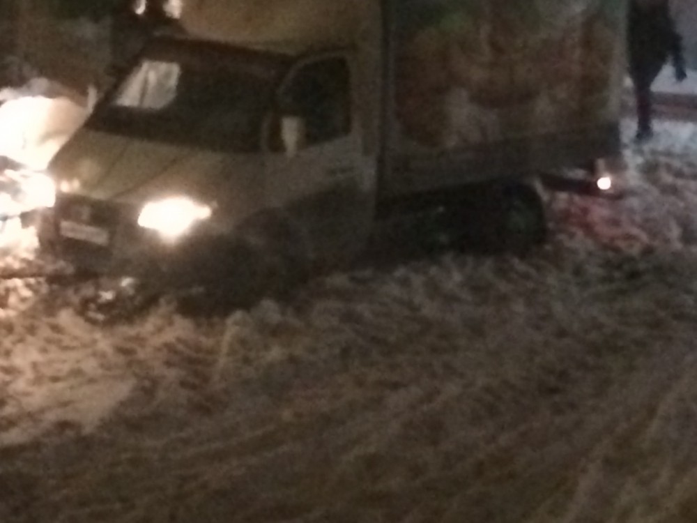 Газель буксует в снегу - 92 фото