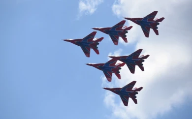 Авиашоу на Адмиралтейской площади продлится полтора часа