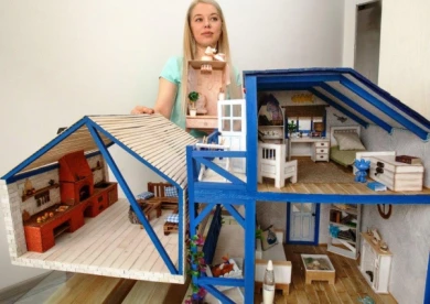 Жительница Воронежа создаёт кукольные домики из продуктовых ящиков