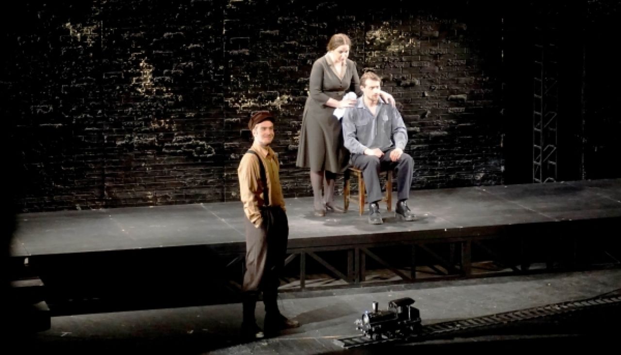 Песок на голову и джаз — театр им. Ленсовета представил воронежцам своё видение Платонова