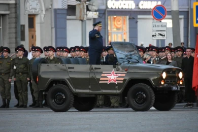 Репетиция парада в Воронеже: горожане восхищались техникой и проклинали пробки