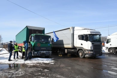 В Воронеже бастующие против «Платона» дальнобойщики вновь жалуются на то, что их прогоняют с места