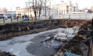 Супруга экс-мэра Воронежа будет судиться за право строить кафе у вокзала