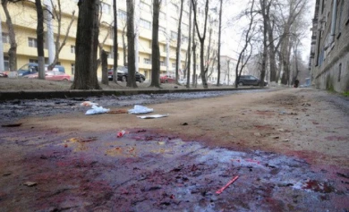 В Воронеже полуголый неадекватный мужчина прыгнул с крыши пятиэтажки